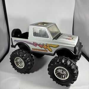 Vintage 1980s Tonka Suzuki Commando Samurai Red Pressed‎ Steel 4x4 Toy Truck